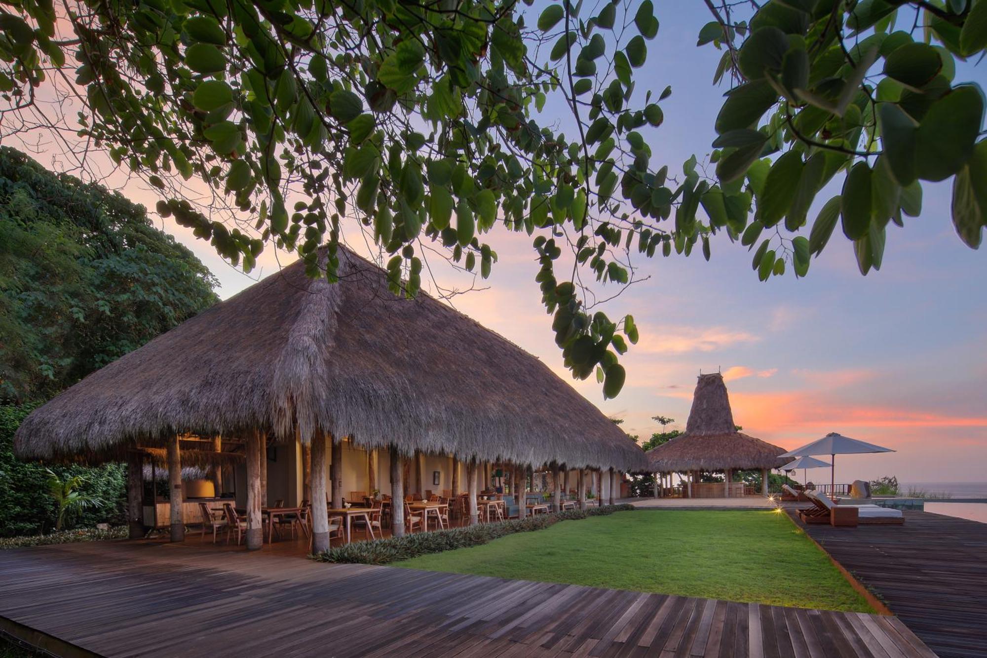 Lelewatu Resort Sumba Watukarere Exterior photo