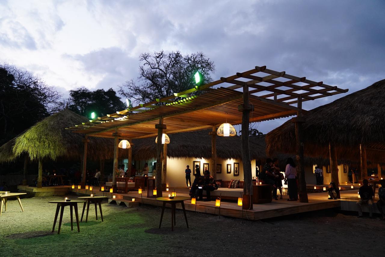 Lelewatu Resort Sumba Watukarere Exterior photo